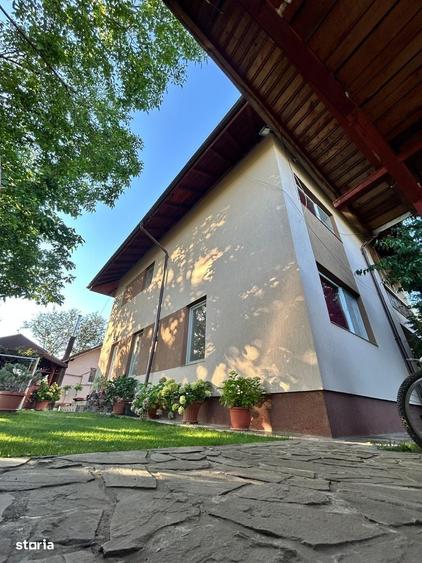 Casă cu 4 camere în Urleta