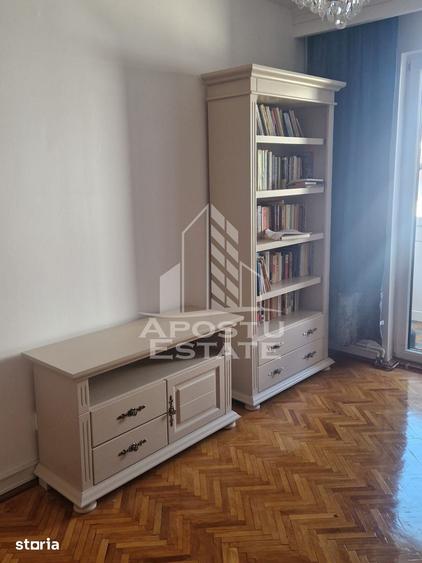 Apartament cu 3 camere, mobilat în Complex Studențesc