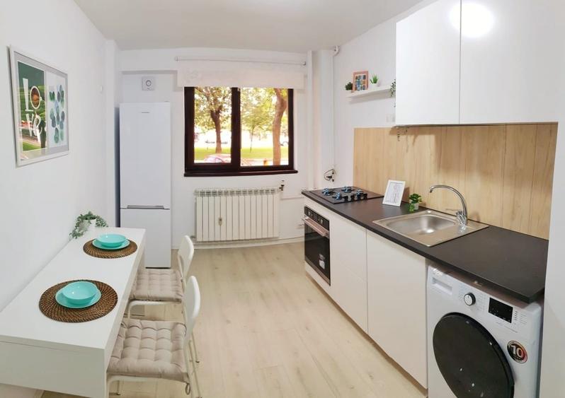 Apartament cu 2 camere semidecomandat, mobilat în Panduri