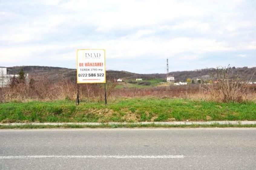 Teren intravilan de 3700 mp, în Exterior Nord