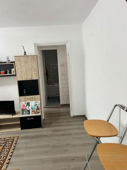 Apartament cu 2 camere în Micro 15