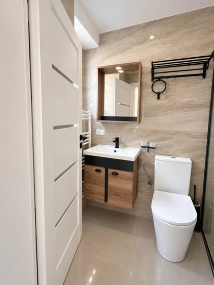 Apartament cu 3 camere decomandat în 1 Mai