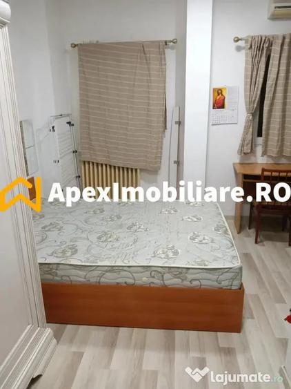 Garsonieră decomandată, mobilată în Romană