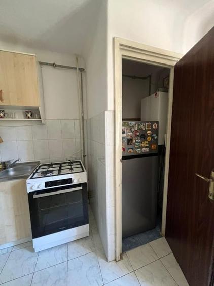 Apartament cu 2 camere semidecomandat, mobilat în Complex Studențesc