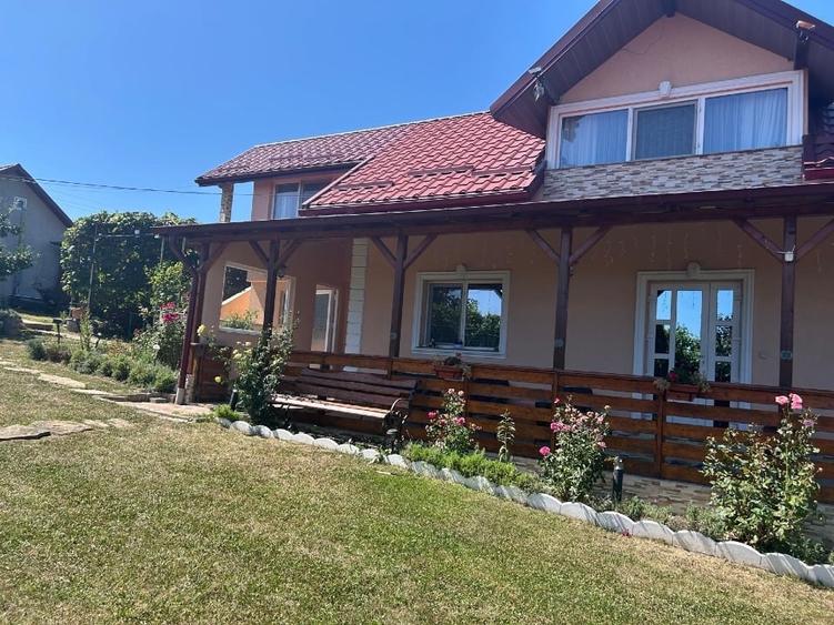 Casă individuală cu 4 camere cu Canalizare în Cristești