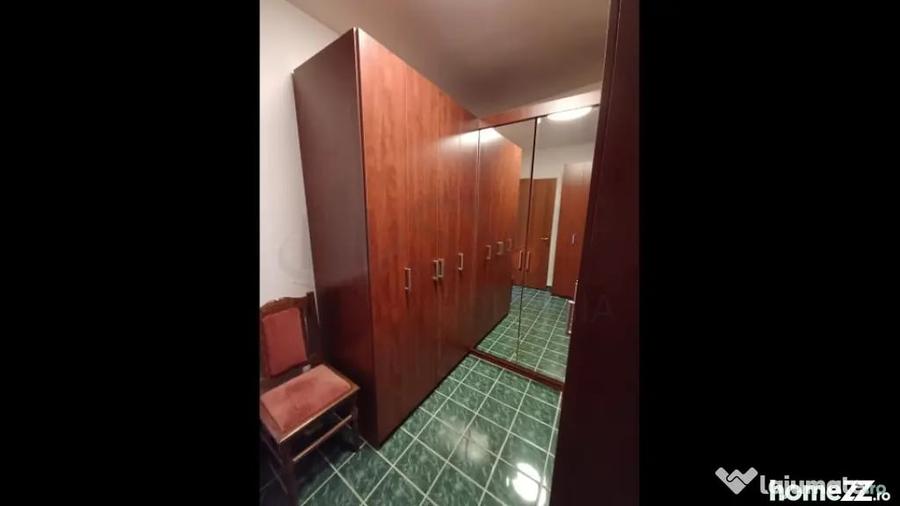 Apartament cu 4 camere decomandat în Universitate