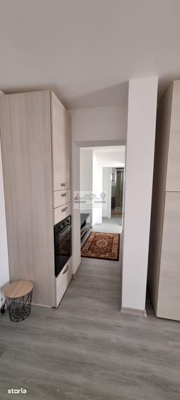 Apartament cu 3 camere decomandat, mobilat în Central