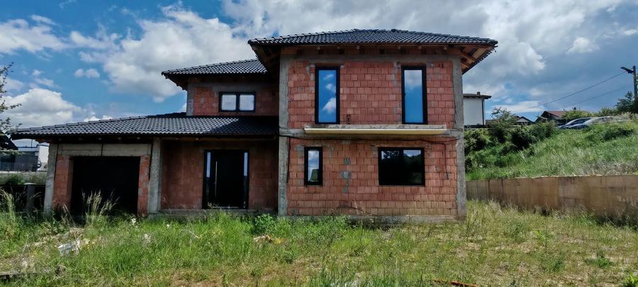 Casă cu 4 camere în Ghinda