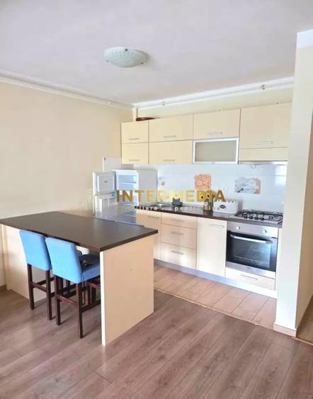 Apartament cu 3 camere decomandat, mobilat în Cetate