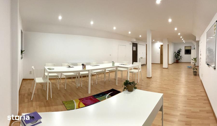 Casă cu 5 camere cu Teren 600 Mp în Lunei