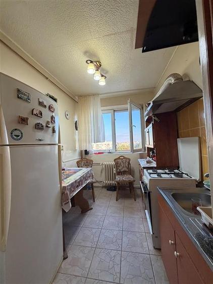 Apartament cu 2 camere semidecomandat în Apusului