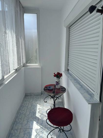 Apartament cu 3 camere decomandat în Telegrafului