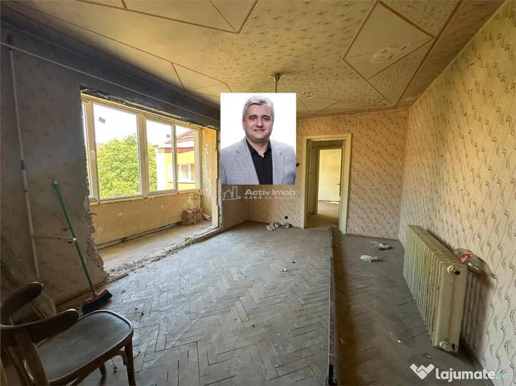 Apartament cu 3 camere semidecomandat în Central