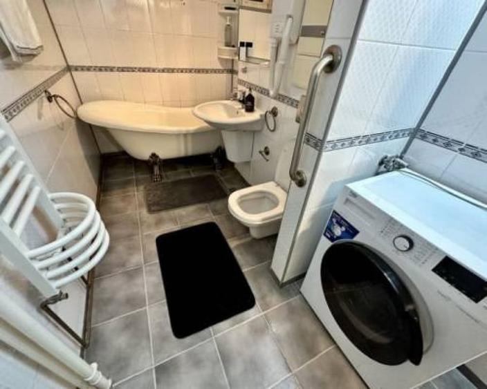 Apartament cu 3 camere decomandat în Alexandru Obregia