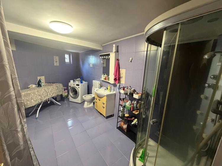 Casă individuală cu 3 camere cu Canalizare în Dobroești
