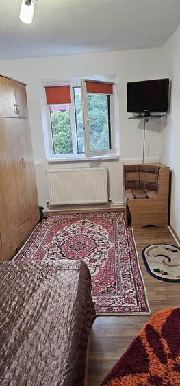 Apartament cu 2 camere semidecomandat în Km 4