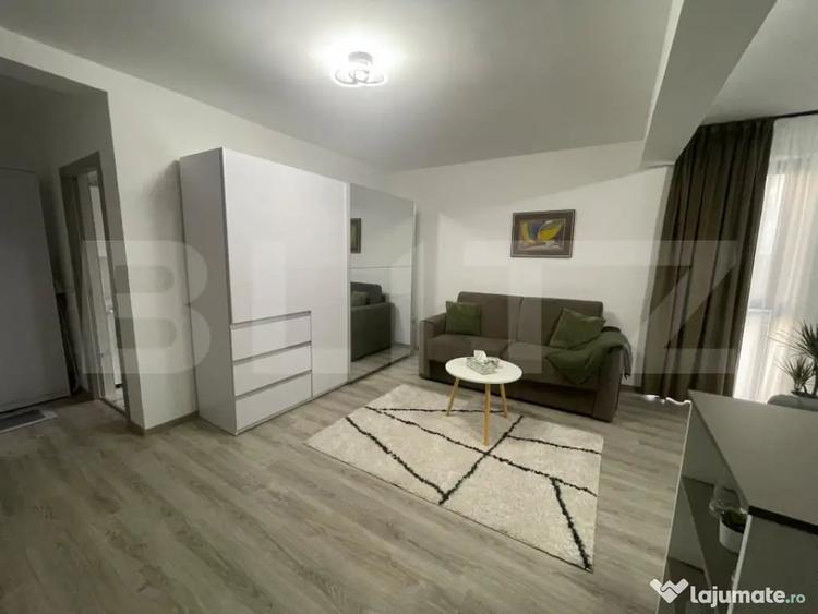 Garsonieră decomandată în Central