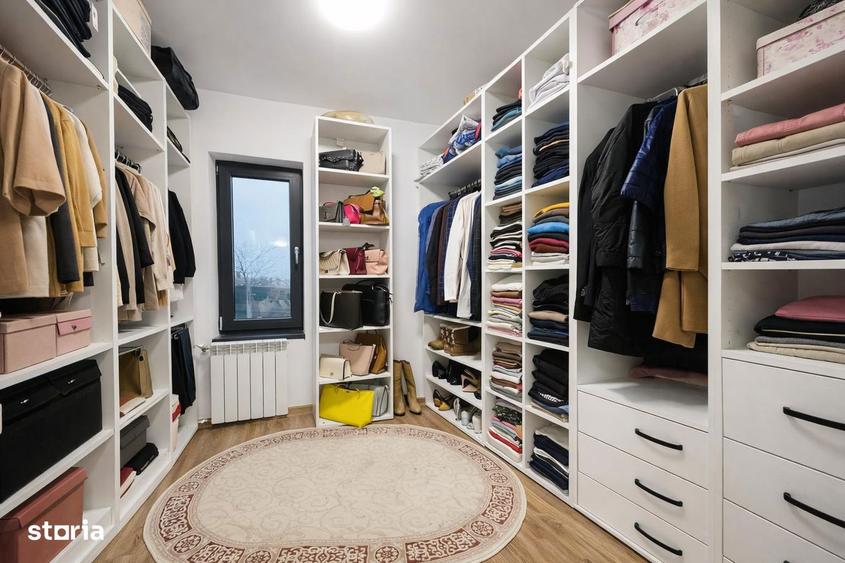 Casă cu 4 camere cu Teren 500 Mp în Valea Adâncă