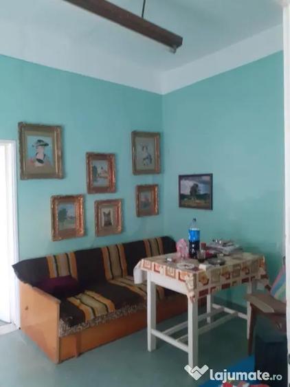 Apartament cu 4 camere în Aluniș
