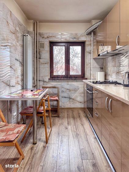 Apartament cu 2 camere decomandat, mobilat în Polonă