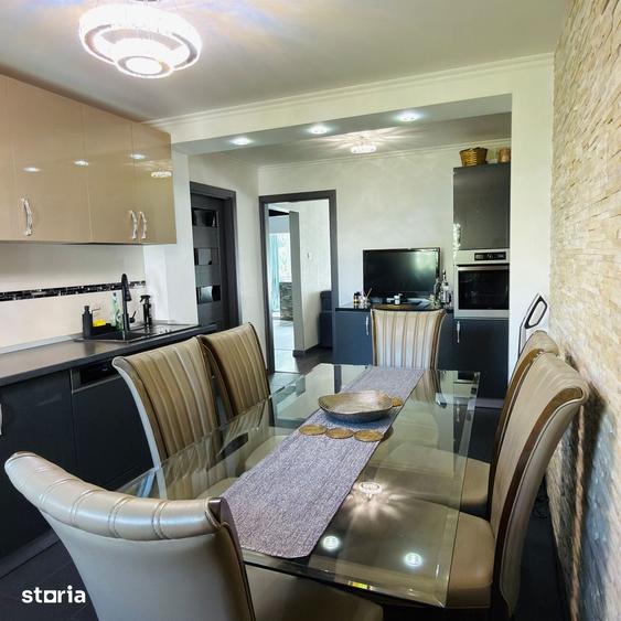 Apartament cu 4 camere decomandat în Vitan