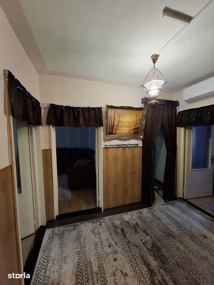 Apartament cu 3 camere decomandat în Mircea cel Bătrân