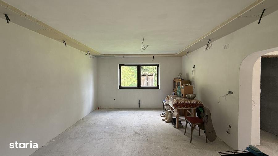 Casă cu 6 camere cu Teren 1806 Mp în Sadova
