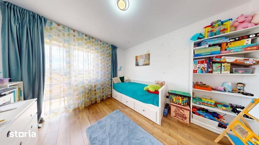 Casă cu 4 camere cu Teren 750 Mp în Cristian