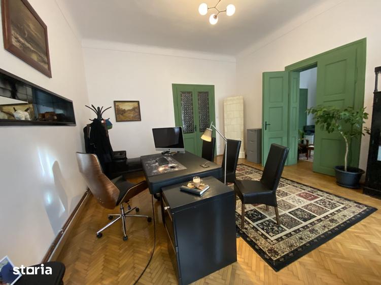 Casă cu 6 camere cu Teren 218 Mp în Central