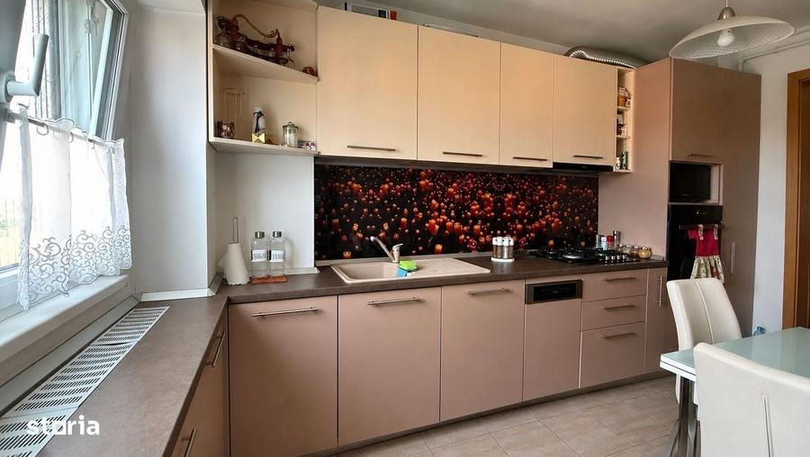 Apartament cu 3 camere în Complex Studențesc