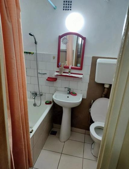 Apartament cu 2 camere decomandat în Titan