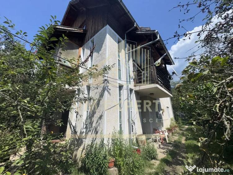 Casă cu 11 camere cu Teren 893 Mp în Lerești