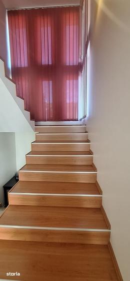 Casă cu 5 camere cu Teren 3100 Mp în Sud