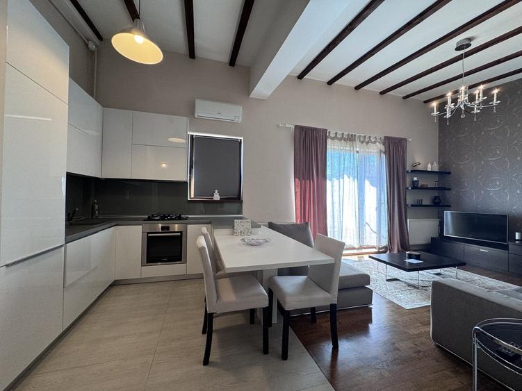 Apartament cu 3 camere semidecomandat în Europa