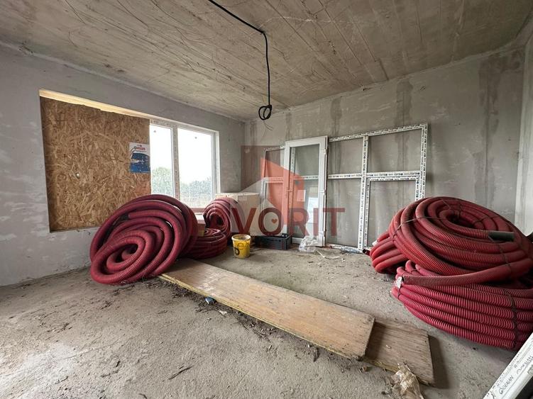 Casă individuală cu 5 camere cu Canalizare în Săcălaz