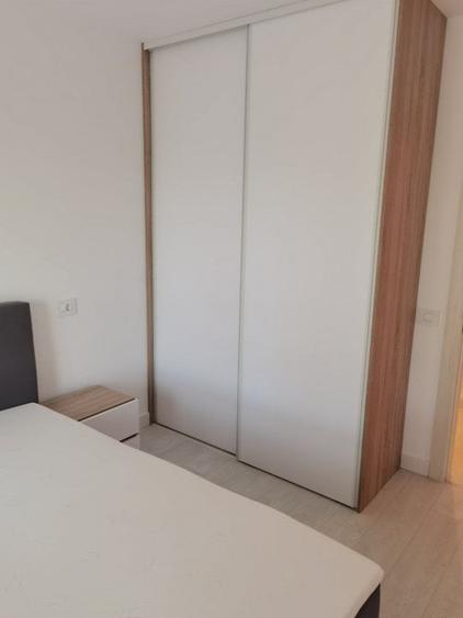 Apartament cu 2 camere decomandat, mobilat în P-ta Presei Libere