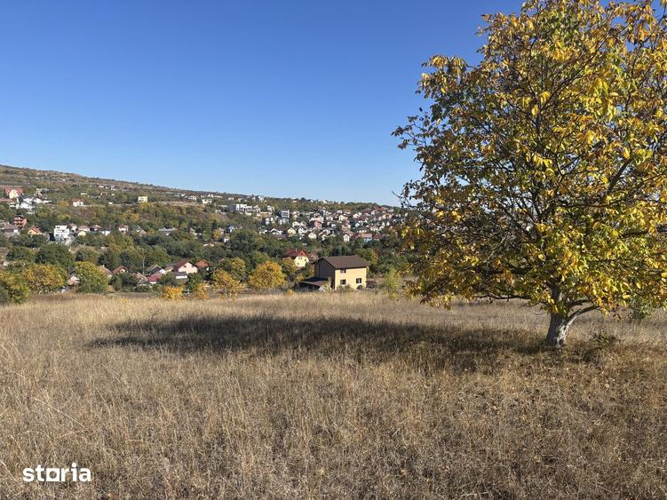 Teren de 526 mp, în Dâmbul Rotund