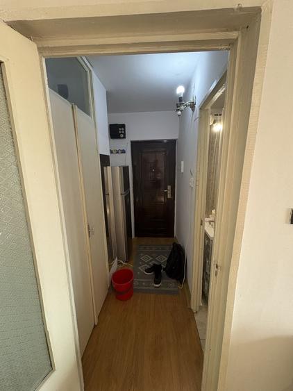 Apartament semidecomandat în Girocului
