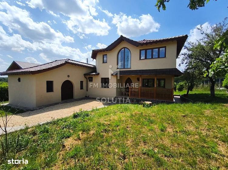Casă cu 3 camere cu Teren 1100 Mp în Central