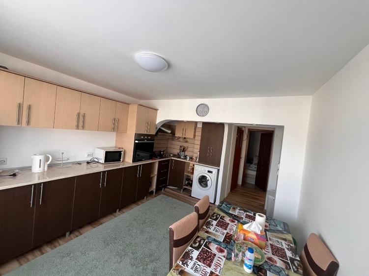 Apartament cu 3 camere decomandat, mobilat în Sud-Vest