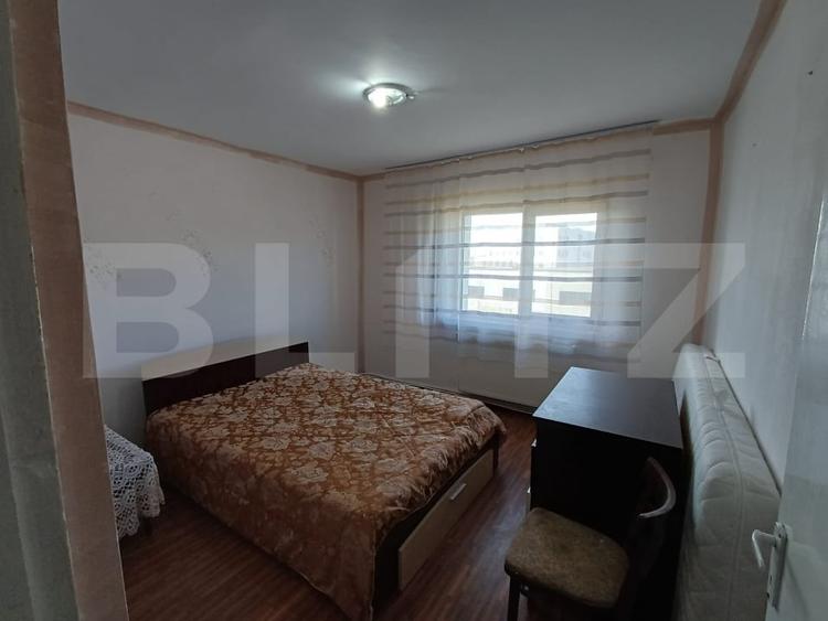 Apartament cu 3 camere decomandat, mobilat în Debarcader