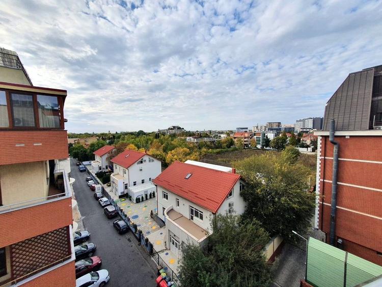 Apartament cu 3 camere în Herăstrău