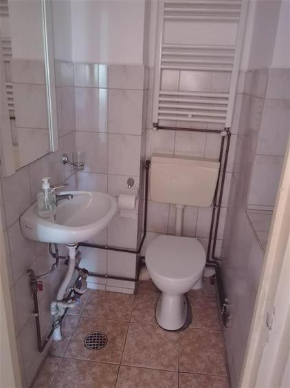 Apartament cu 4 camere semidecomandat în Aurel Vlaicu