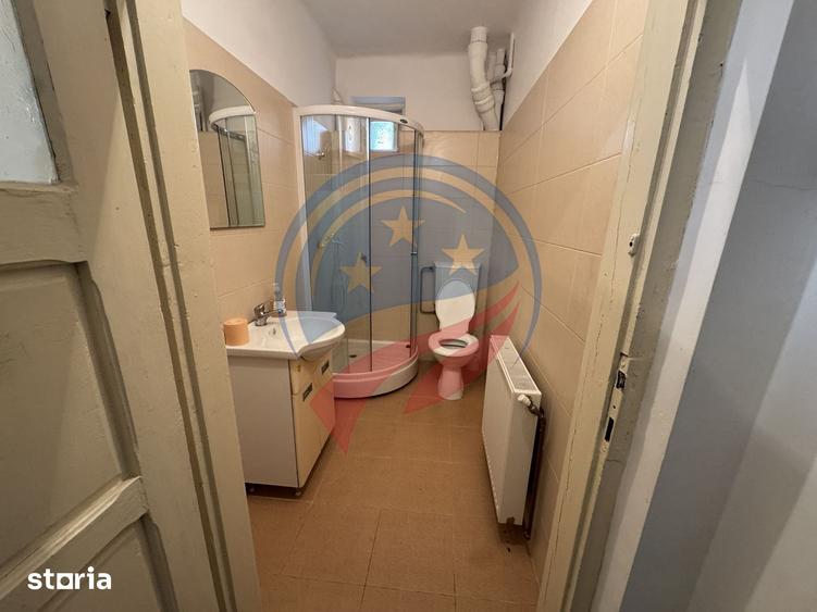 Casă cu 6 camere cu Teren 380 Mp în Brazda lui Novac