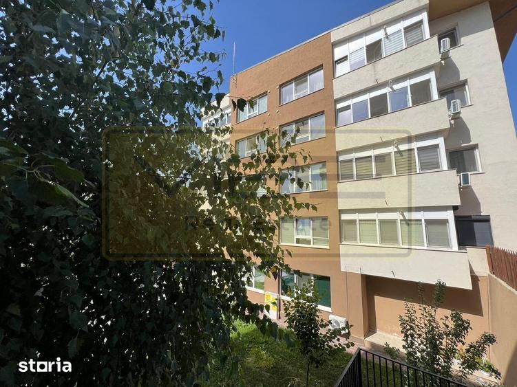 Apartament cu 3 camere, mobilat în Păcurari