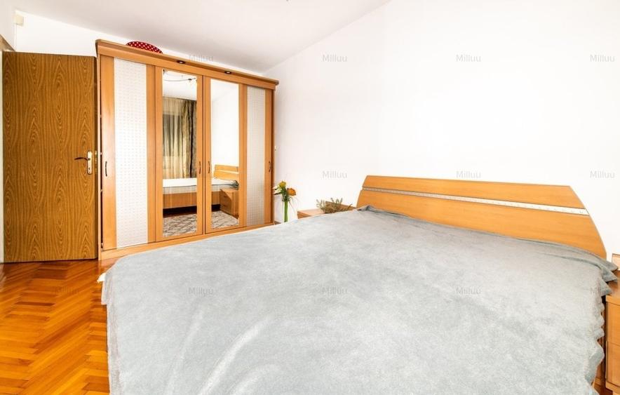 Apartament cu 3 camere semidecomandat în Titan