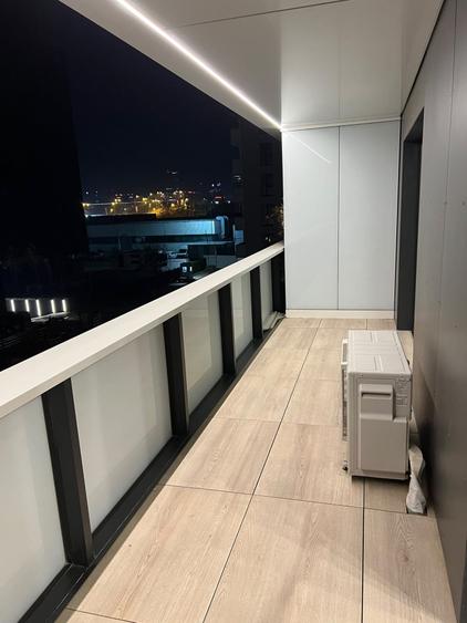 Apartament cu 3 camere semidecomandat, mobilat în Pipera