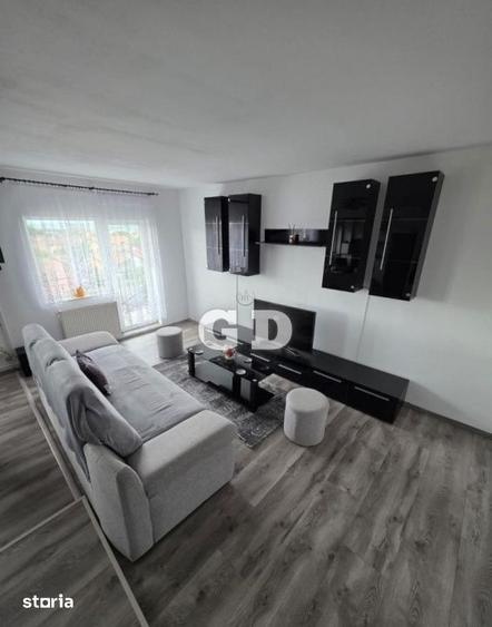 Apartament cu 3 camere decomandat, mobilat în Vasile Aaron