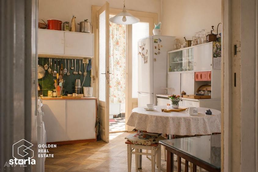 Apartament cu 3 camere semidecomandat în Pârneava