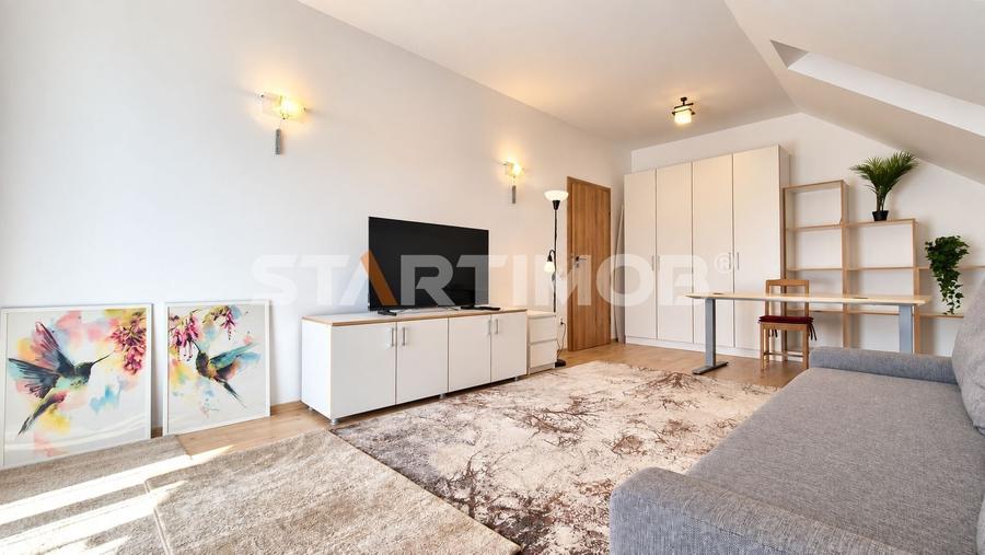 Apartament cu 2 camere decomandat, mobilat în Tractorul